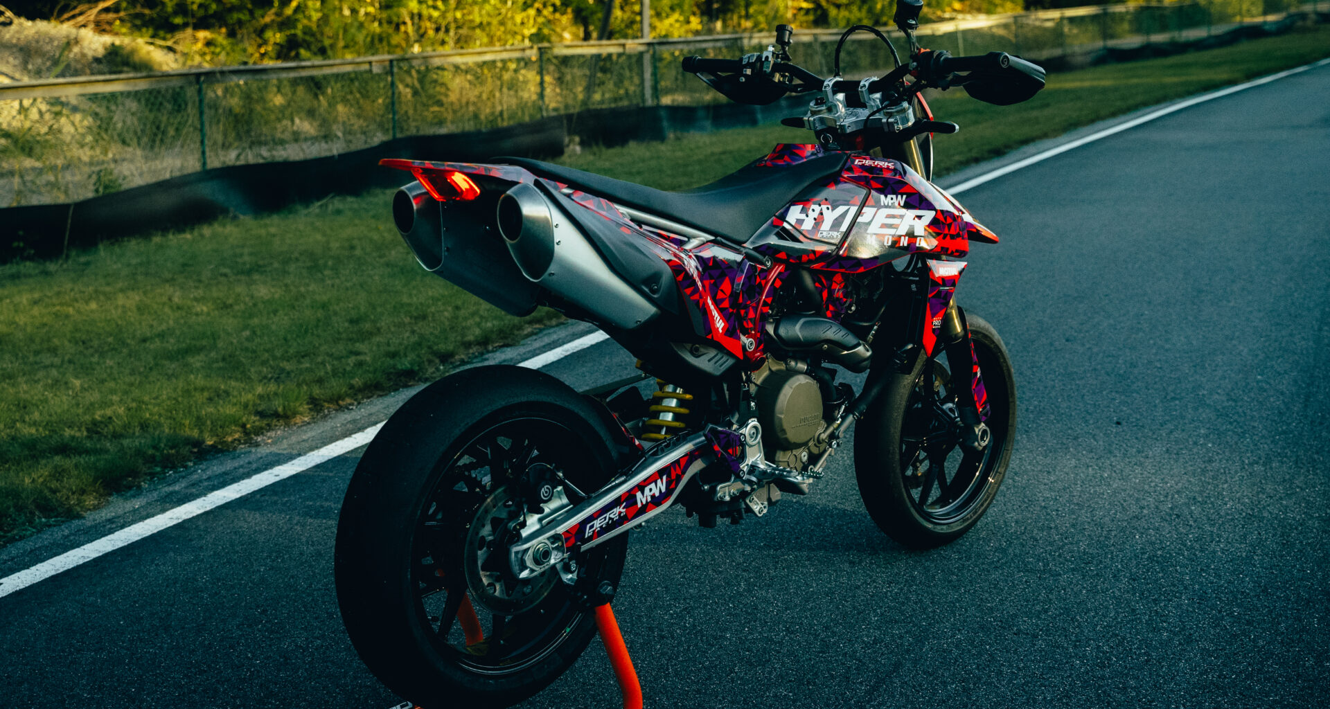 Ducati Hypermotard 698